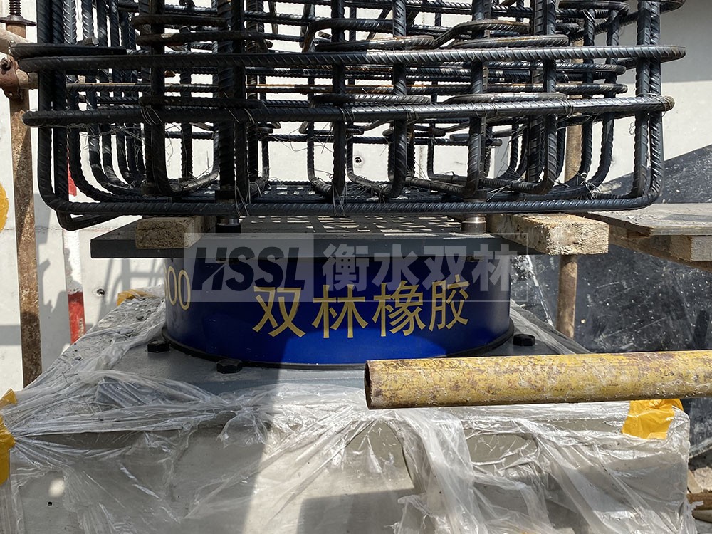 水平力分散力型隔震支座LNR厂家